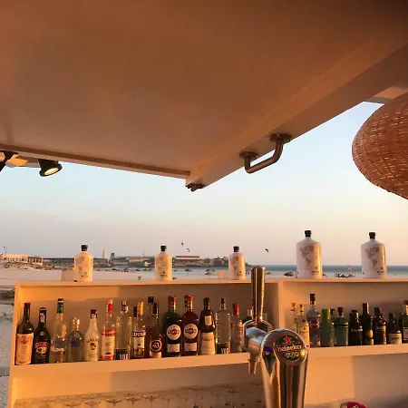 Beachfront Large Ταρίφα