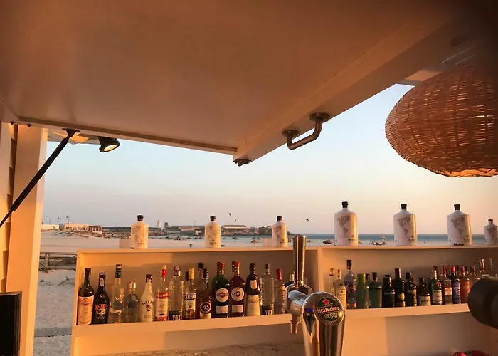 Beachfront Large Ταρίφα